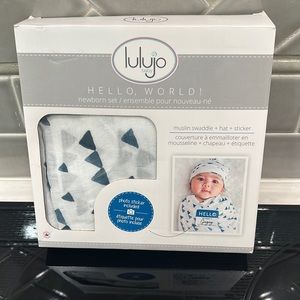 NEW IN BOX Lulujo Hello World New Baby Blanket Boy